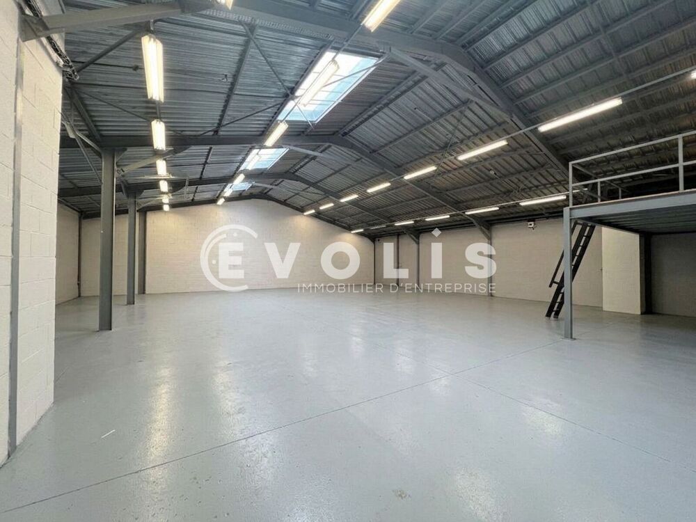   LOCAL A LOUER - 487 m² non divisibles Rillieux la pape