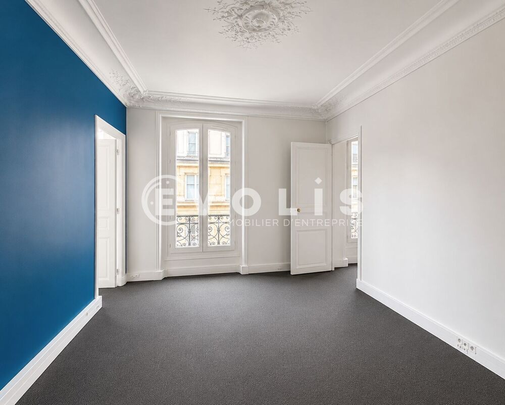  Bureaux - A LOUER - 388 m² divisibles à partir de 153 m² Paris 8