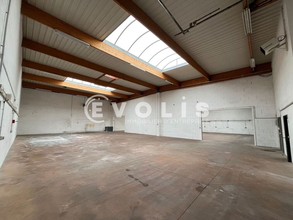   Parc des Oliveriannes - 1 402 m² divisibles à partir de 363 m² Decines charpieu
