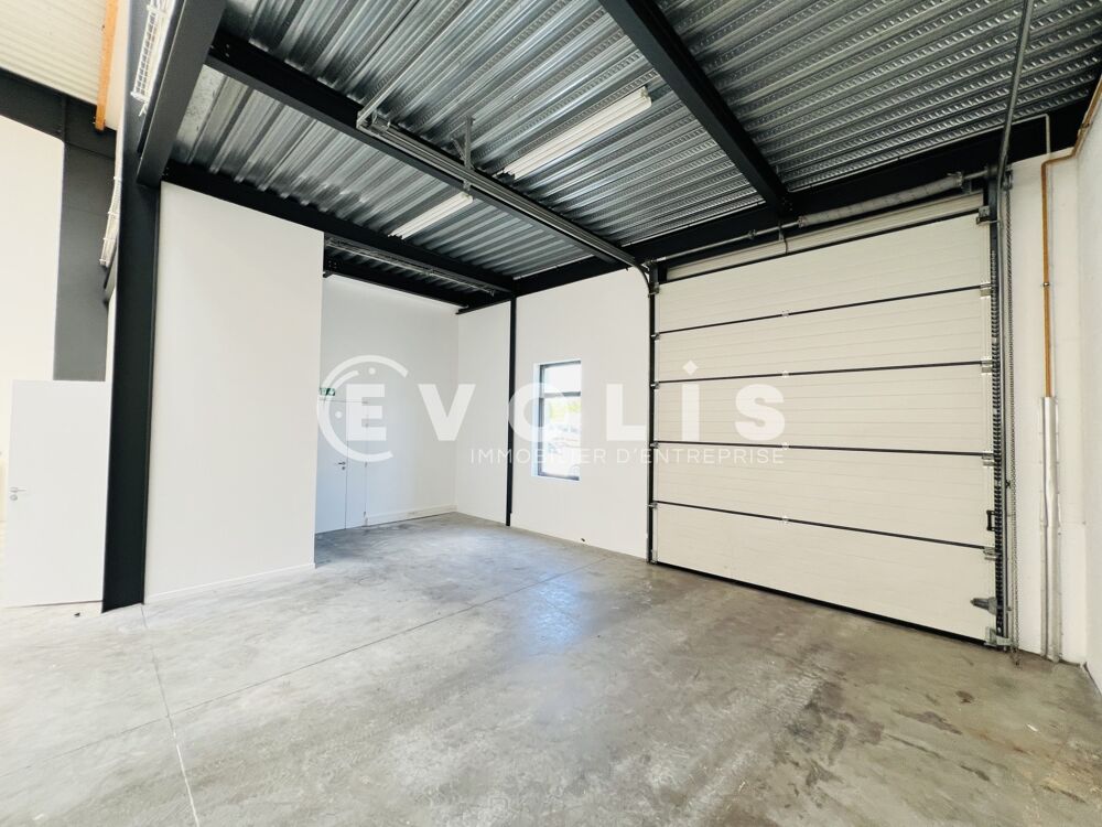   LOCAUX RECENTS - 1 369 m² divisibles à partir de 186 m² Lieusaint