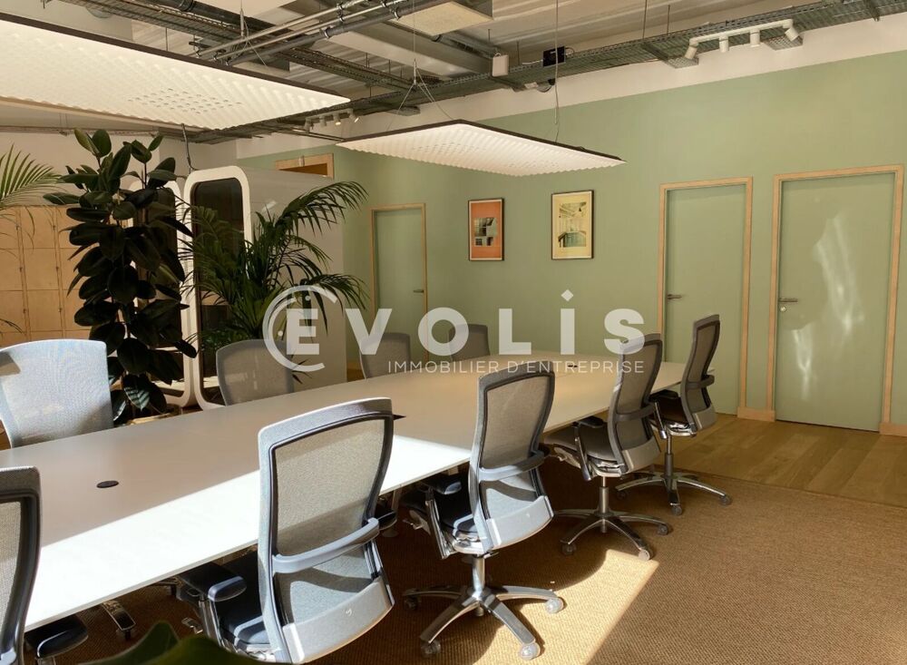   Bureaux - A LOUER - 262 m² non divisibles Paris 2