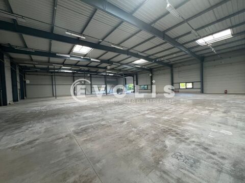   Locaux d'activité - A LOUER - 18 729 m² divisibles à partir de 1 370 m² 