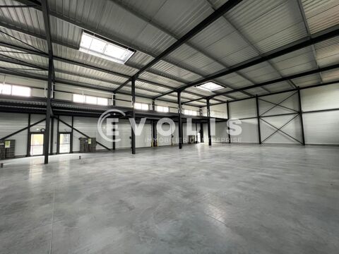   Locaux d'activité - A LOUER - 8 569 m² divisibles à partir de 218 m² 