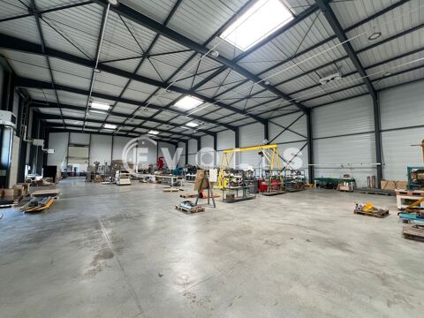 A louer &agrave; VOURLES - 2&nbsp;000 m&sup2; non divisibles 17500 69390 Vourles