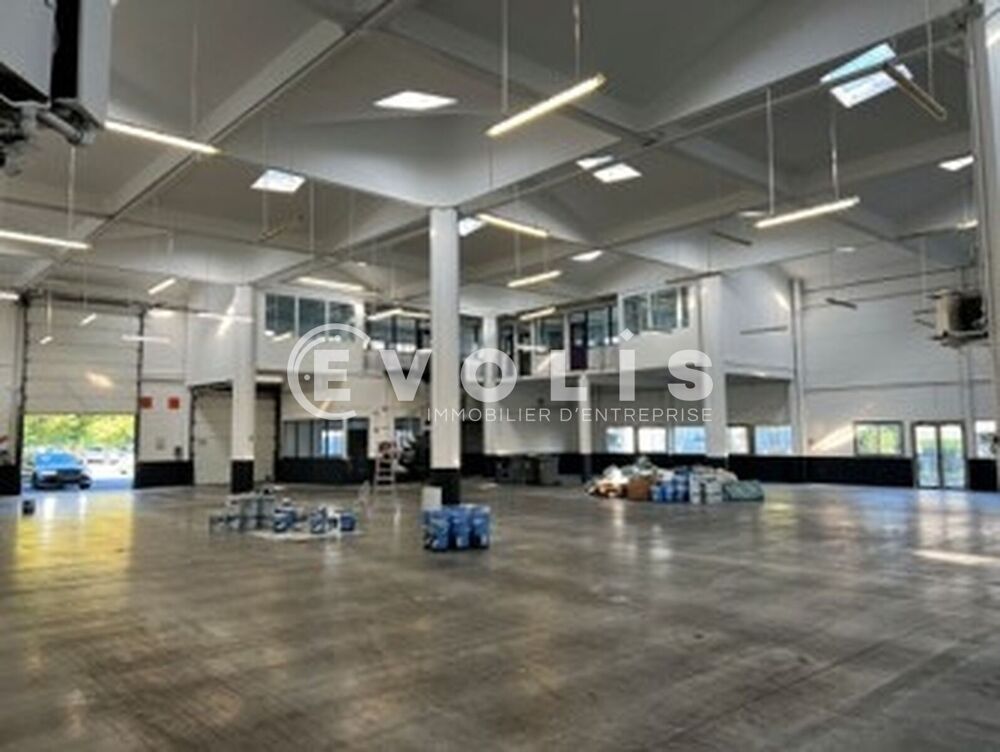   Locaux d'activité - A LOUER - 3 552 m² divisibles à partir de 576 m² Villeneuve d'ascq
