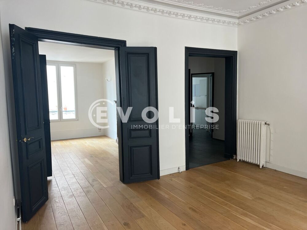   Bureaux - A LOUER - 208 m² divisibles à partir de 104 m² Paris 10