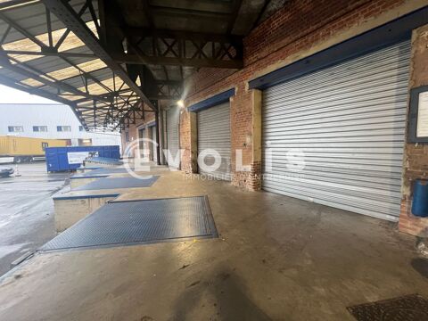   Locaux d'activité - A LOUER - 4 600 m² non divisibles 