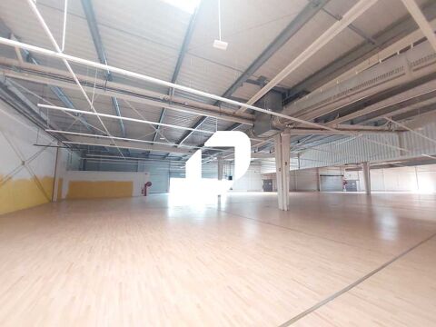 Locaux Commerciaux - A LOUER - 2&nbsp;000 m&sup2; non divisibles 16667 78310 Maurepas