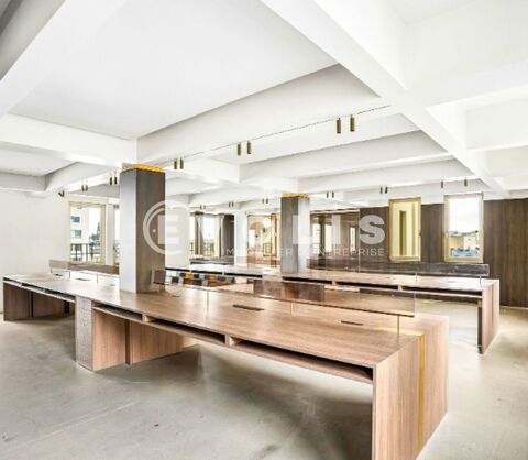   Bureaux - A LOUER - 651 m² non divisibles 