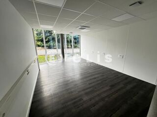   Bureaux - A LOUER - 1 165 m² divisibles à partir de 111 m² Evry courcouronnes