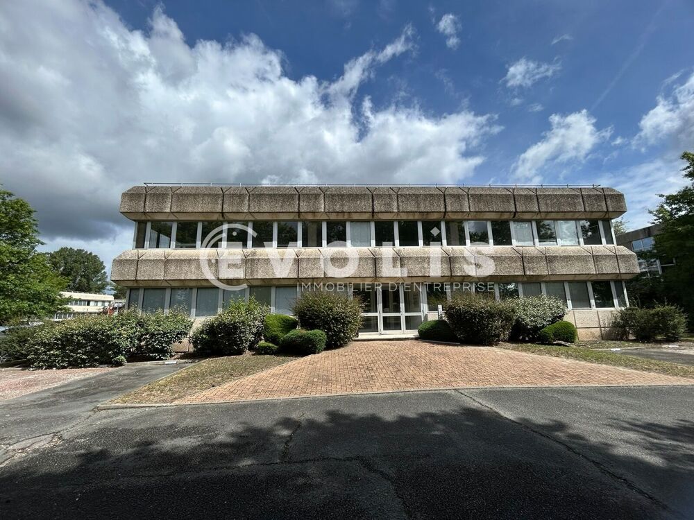   Bureaux - A LOUER - 541 m² divisibles à partir de 195 m² 