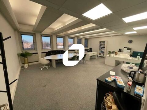 SURFACE DE BUREAUX CLIMATISEE PROCHE COMMERCE - 52 m&sup2; non divisibles 780 78160 Marly le roi