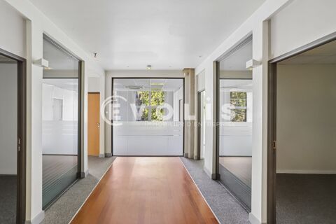   Bureaux - A LOUER - 492 m² divisibles à partir de 200 m² 