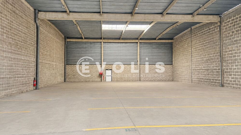   Locaux d'activité - A LOUER - 896 m² non divisibles Vitry sur seine