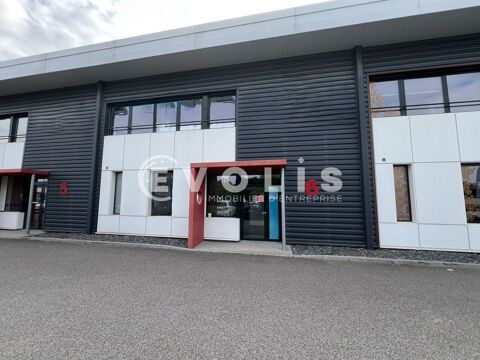 B&acirc;timent avec quais - 567 m&sup2; divisibles &agrave; partir de 226 m&sup2; 4350 38070 Saint quentin fallavier