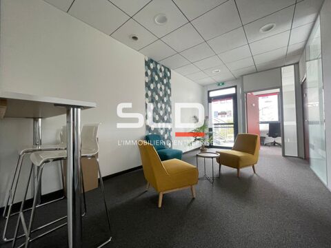 Bureaux - A VENDRE - 212 m&sup2; non divisibles 1800 69800 Saint priest