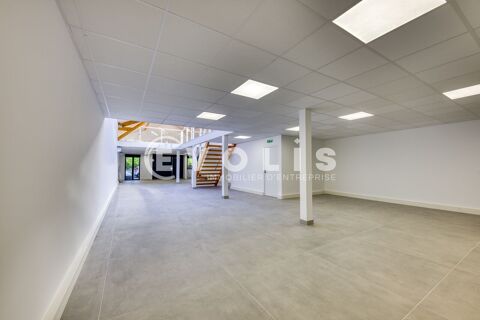   Bâtiment indépendant neuf et climatisé, pied métro - 250 m² non divisibles 