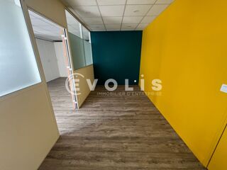   Bureaux - A VENDRE - 62 m² non divisibles Bussy saint georges
