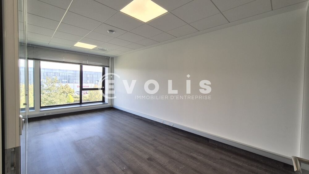   Bureaux - A LOUER - 1 154 m² divisibles à partir de 14 m² Jossigny