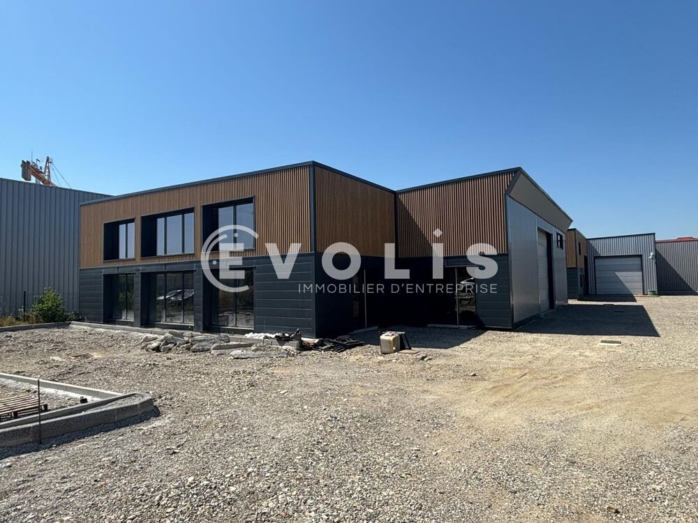   Locaux d'activité - A VENDRE - 1 101 m² dvisibles dès 600 m² Mornant