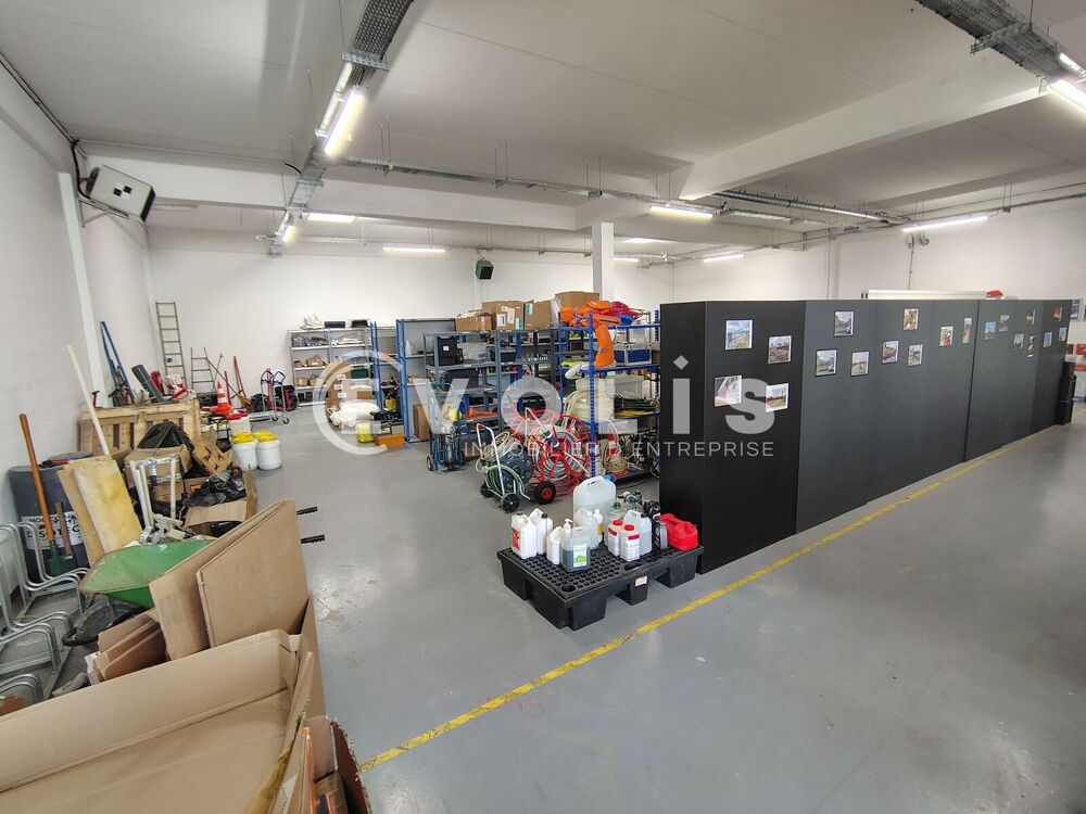   Locaux d'activité - A LOUER - 748 m² non divisibles Fontenay sous bois