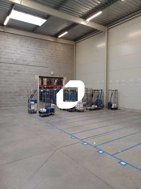 LOCAUX MIXTE AVEC BELLE HAUTEUR - 1&nbsp;050 m&sup2; divisibles &agrave; partir de 406 m&sup2; 7917 44700 Orvault