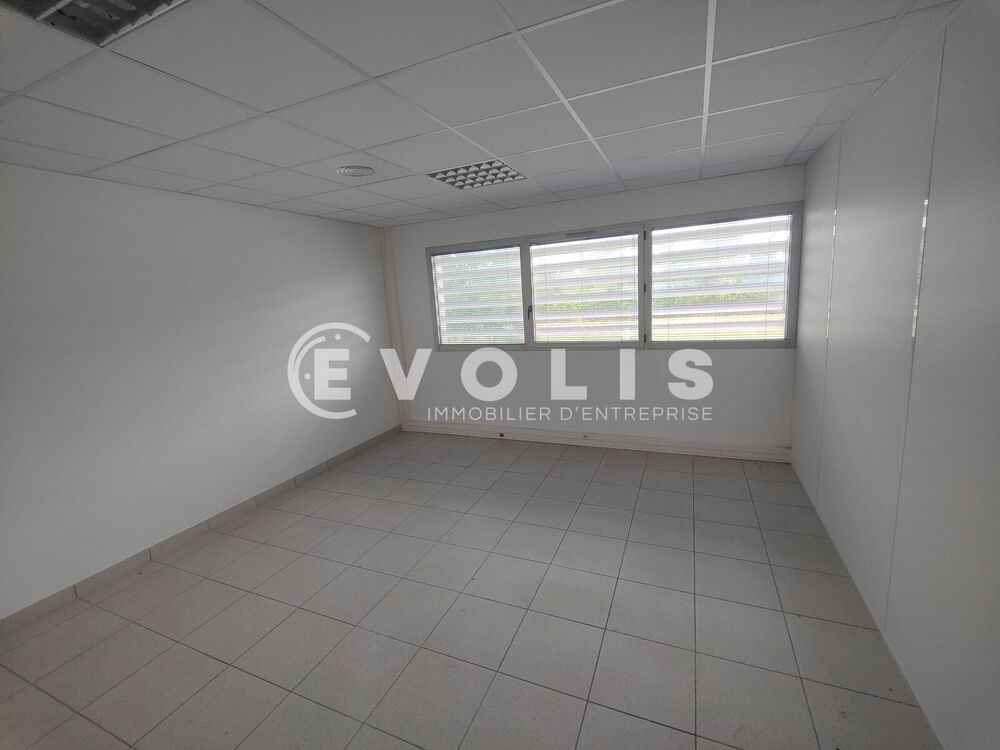   Bureaux - A LOUER - 303 m² divisibles à partir de 94 m² Grigny