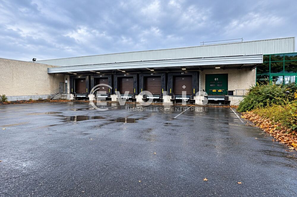   Locaux d'activité - A LOUER - 6 780 m² non divisibles Bondoufle