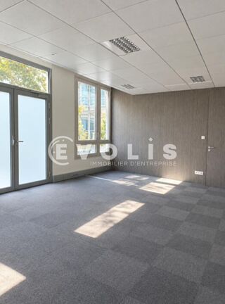   Bureaux - A LOUER - 512 m² divisibles à partir de 183 m² Lyon 9
