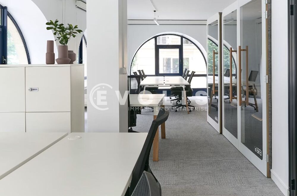   Bureaux - A LOUER - 278 m² non divisibles Paris 8