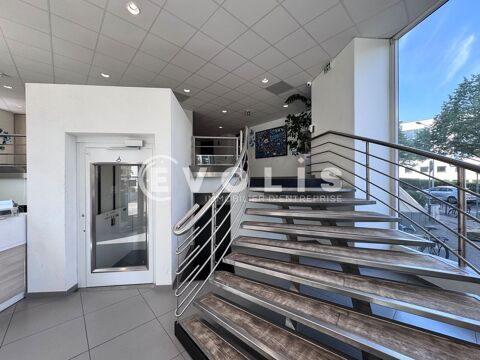   Bureaux - A LOUER - 1 788 m² divisibles à partir de 263 m² 