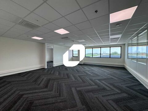   Entrep�ts - A LOUER - 22�152 m� divisibles � partir de 11�000 m� 