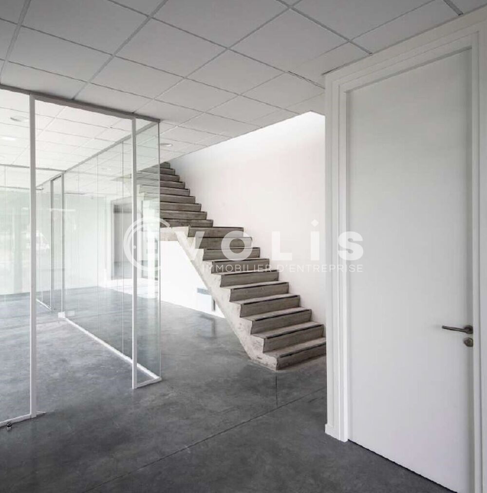   Locaux d'activité - A LOUER - 400 m² non divisibles Loos