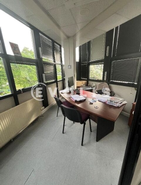   Bureaux - A LOUER - 256 m² non divisibles 