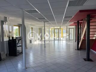   Locaux d'activité - A LOUER - 772 m² non divisibles Templemars