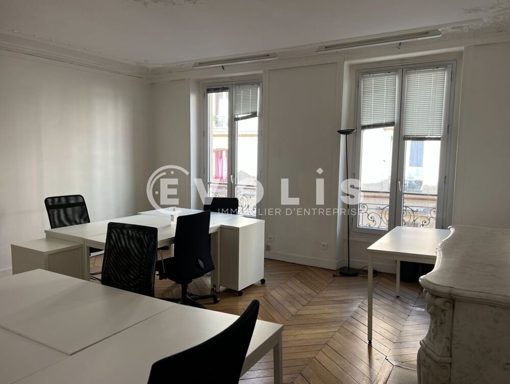   Bureaux - A LOUER - 87 m² non divisibles Paris 10