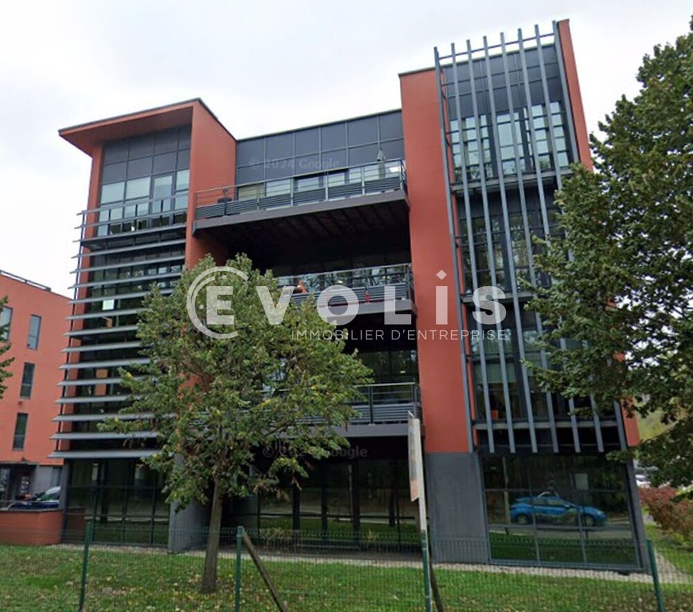   Bureaux - A LOUER - 2 276 m² divisibles à partir de 243 m² 
