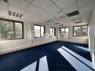   Locaux d'activité - A LOUER - 1 431 m² divisibles à partir de 240 m² Nanterre