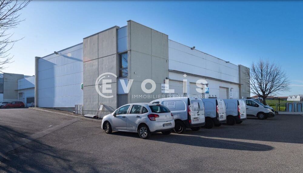   LOCAL A LOUER - 135 m² non divisibles Rillieux la pape