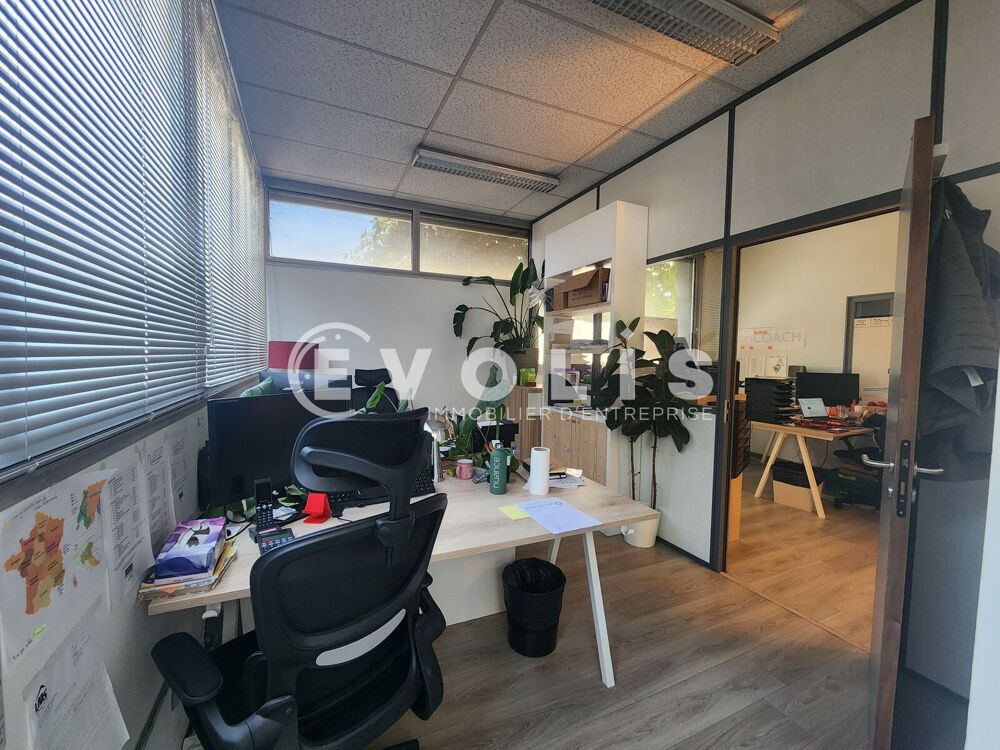   Locaux d'activité - A LOUER - 499 m² non divisibles Vienne