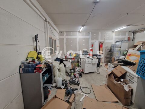   Locaux d'activité - A LOUER - 228 m² non divisibles 