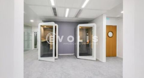   Bureaux - A LOUER - 60 postes disponibles 