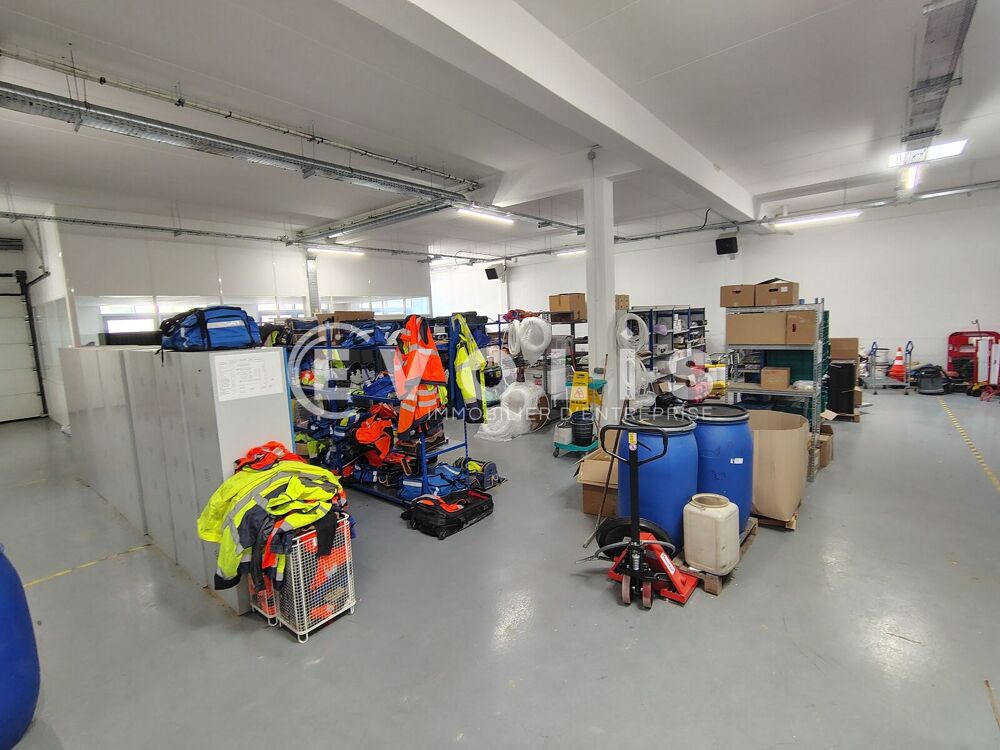   Locaux d'activité - A LOUER - 748 m² non divisibles Fontenay sous bois