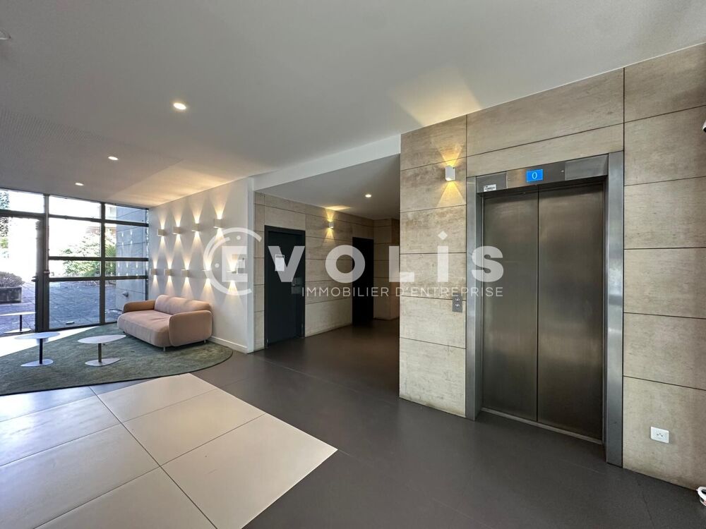   Bureaux - A LOUER - 1 398 m² divisibles à partir de 250 m² Rueil malmaison
