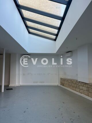   Bureaux - A LOUER - 238 m² non divisibles Paris 11