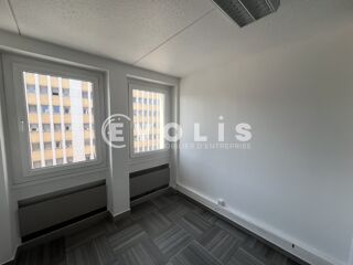   PROCHE METRO 8 - BUREAUX A LOUER - 97 m² non divisibles Creteil