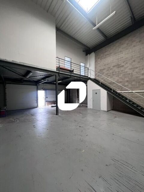 Locaux d'Activit&eacute;s - A VENDRE - 750 m&sup2; divisibles &agrave; partir de 150 m&sup2; 1300000 77100 Meaux