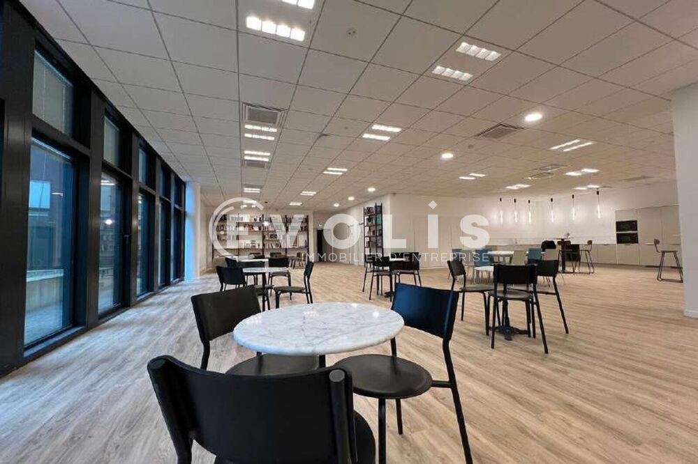   Bureaux - A LOUER - 120 m² non divisibles 