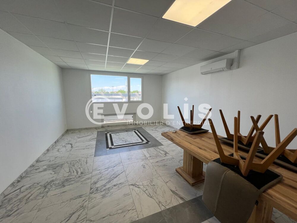   Locaux d'activité - A LOUER - 112 m² non divisibles Venissieux