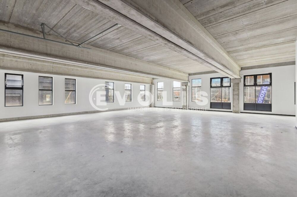   Locaux d'activité - A LOUER - 4 579 m² divisibles à partir de 704 m² Nanterre